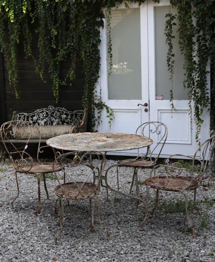 100-23 - Rustic Vintage French Table and 4 Chairs