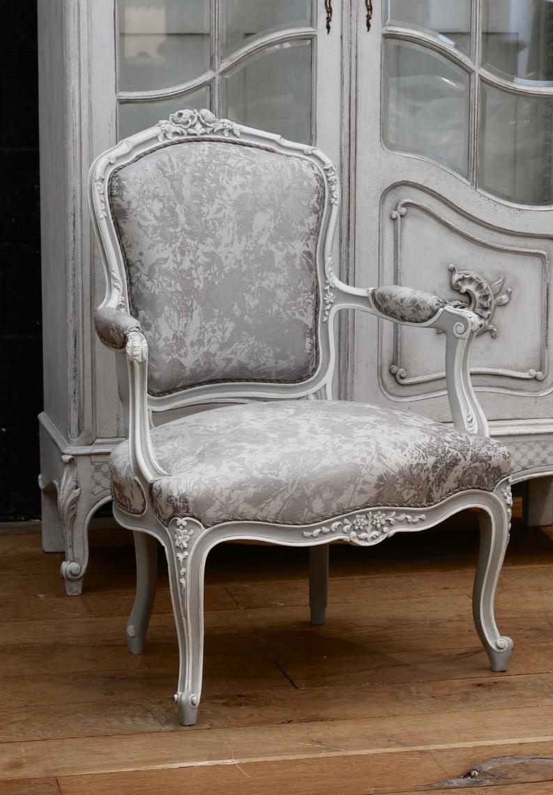 104-92 - Louis XV Chair ready to go!