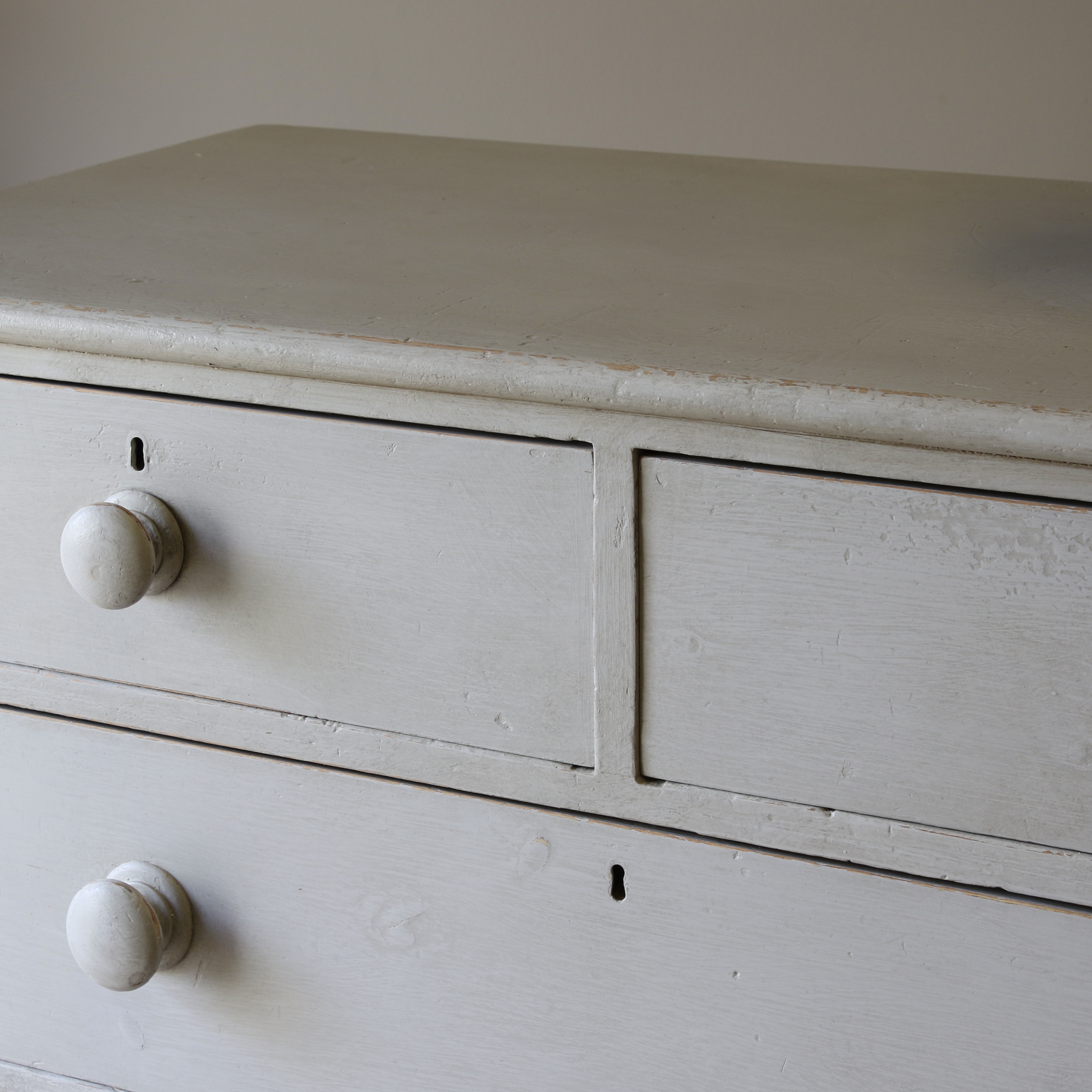 Georgian Chest of Drawers