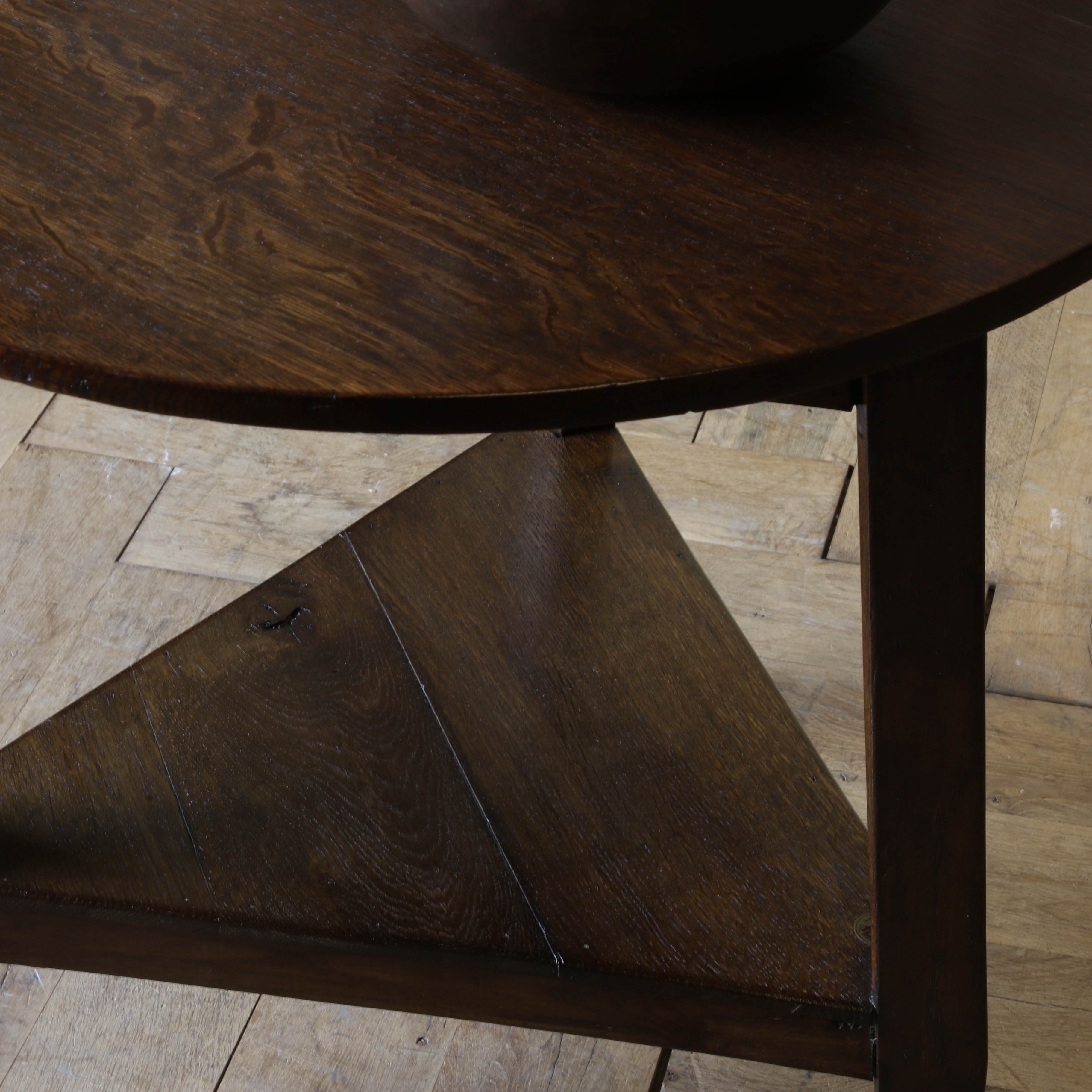 Cricket Table // JS Editions