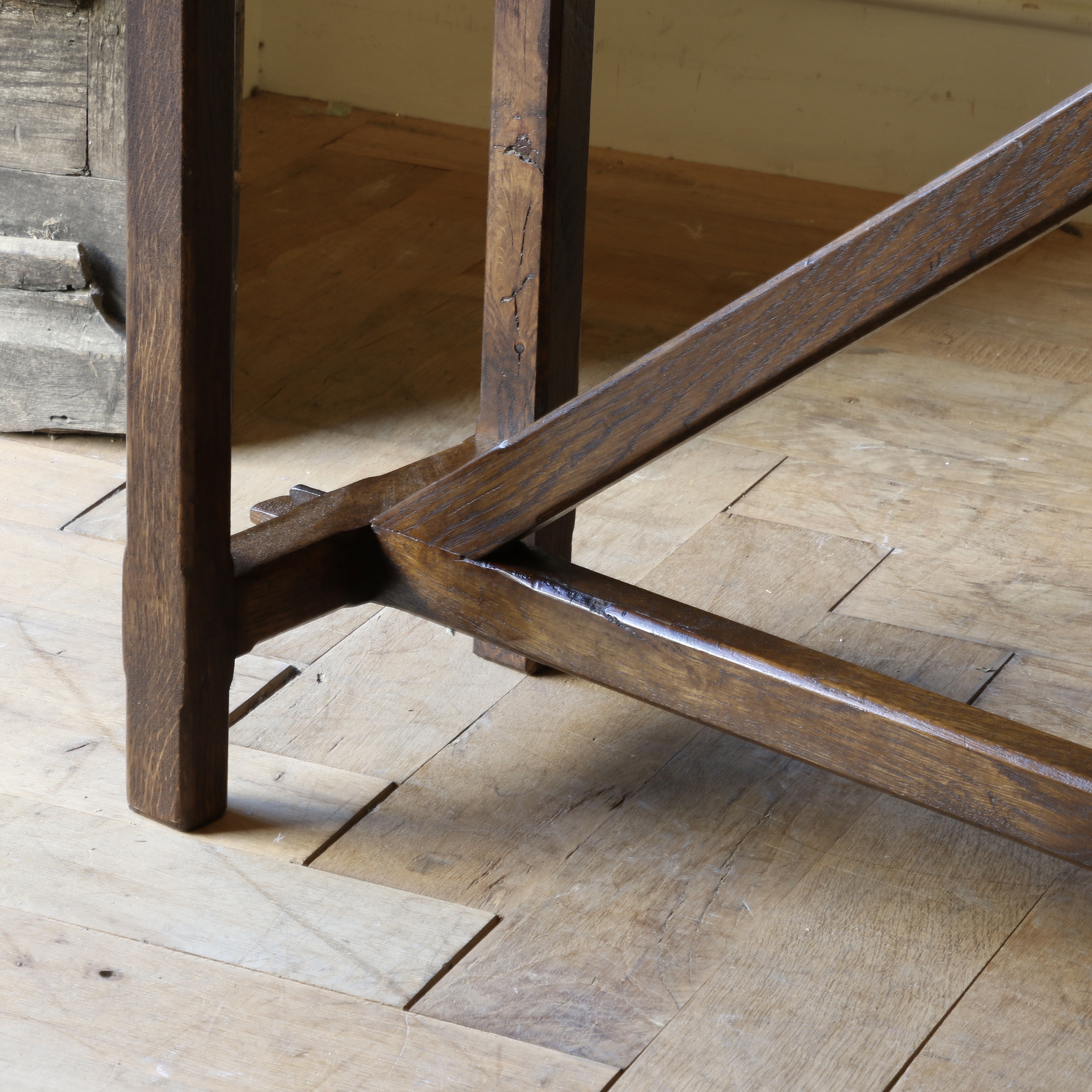 Avignon Side Table // JS Editions