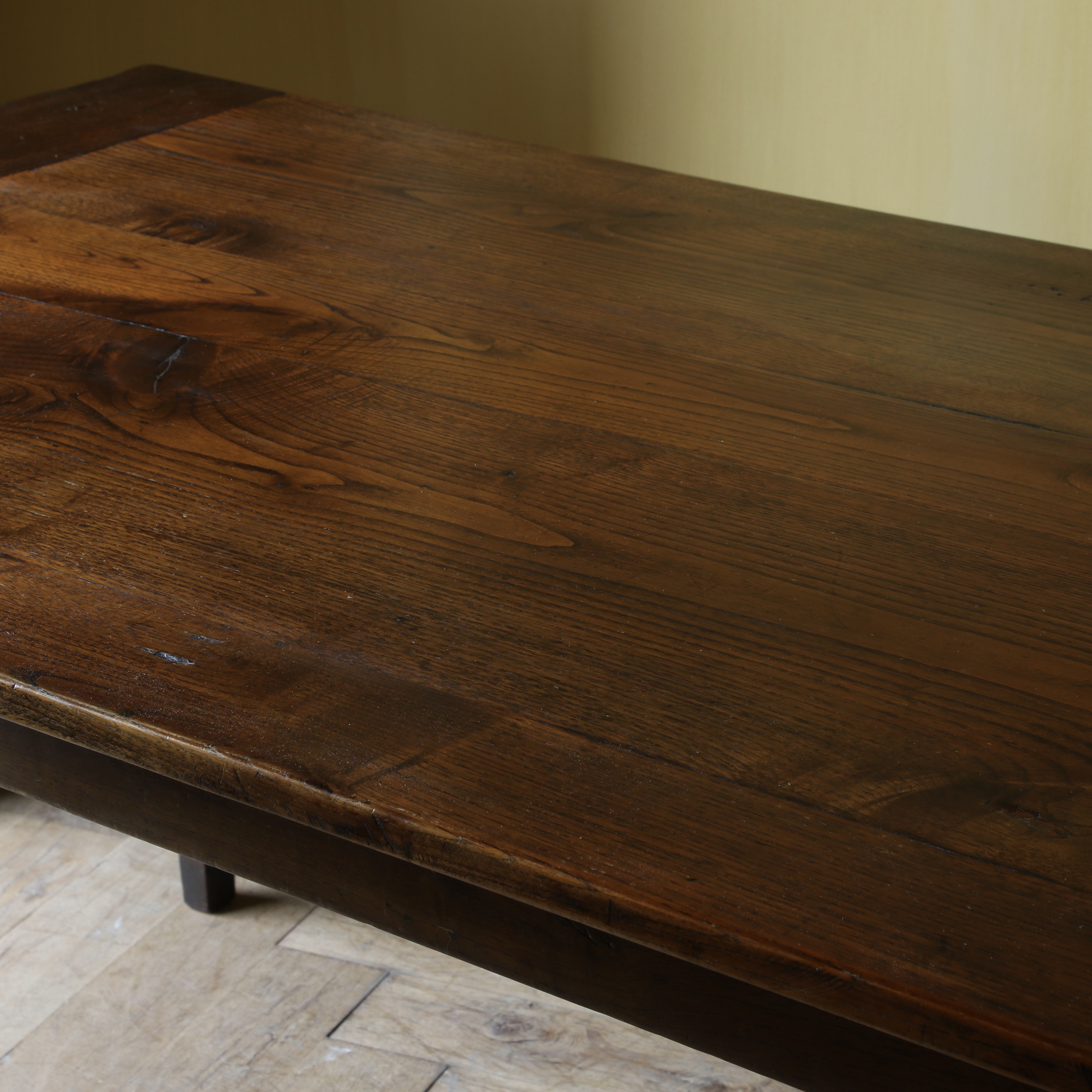 Dining Table // L2700mm