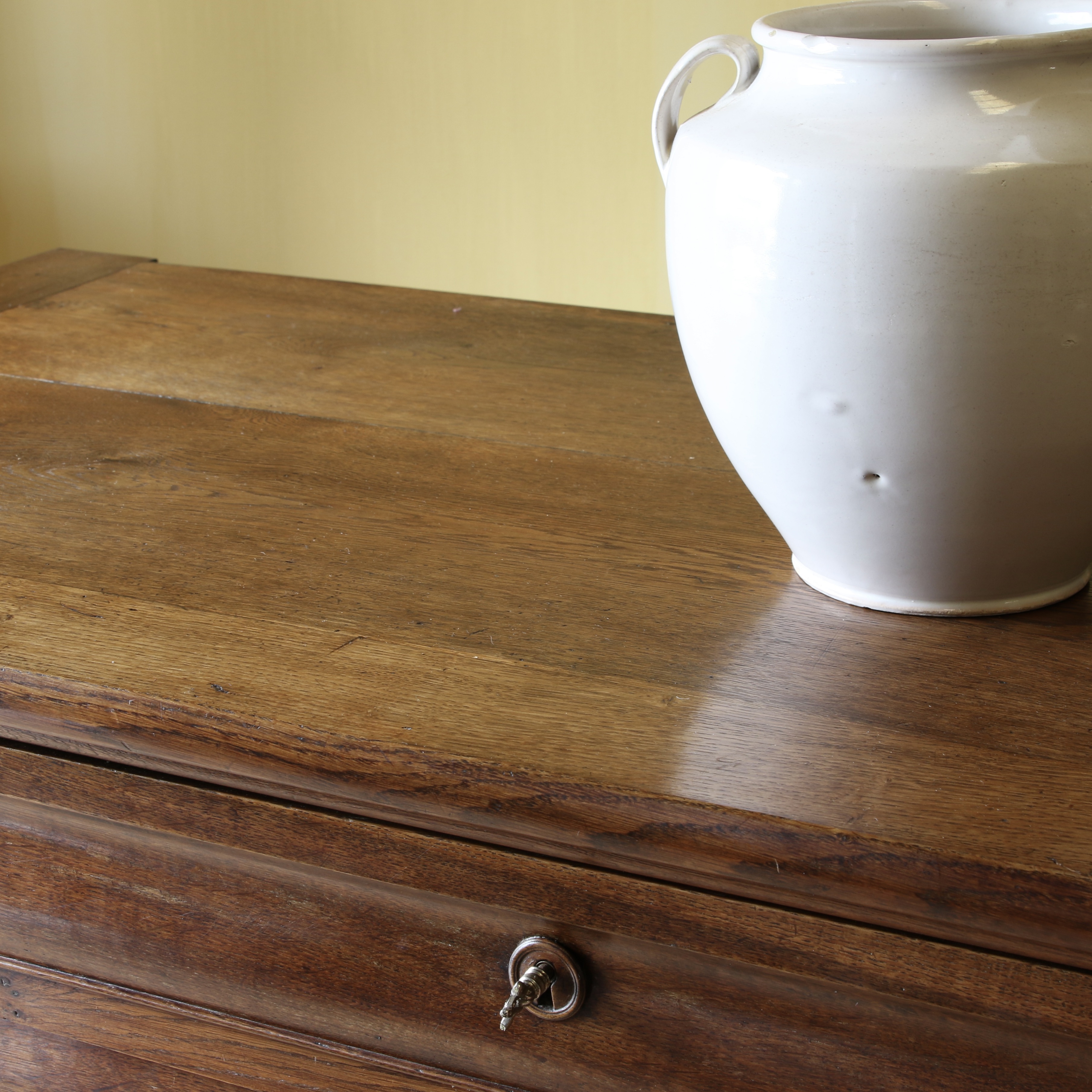 Louis Philippe Dresser Base