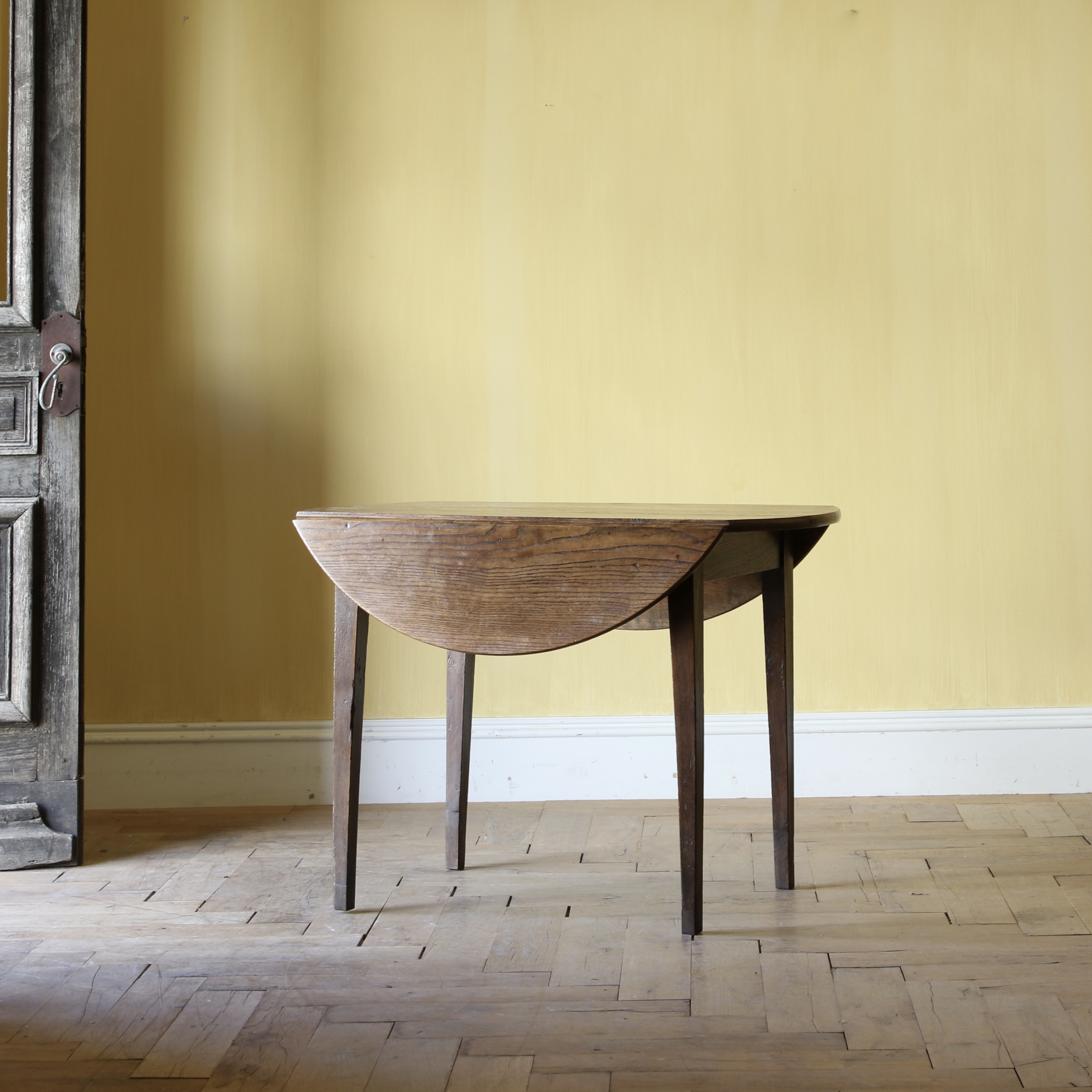Drop Side Dining Table
