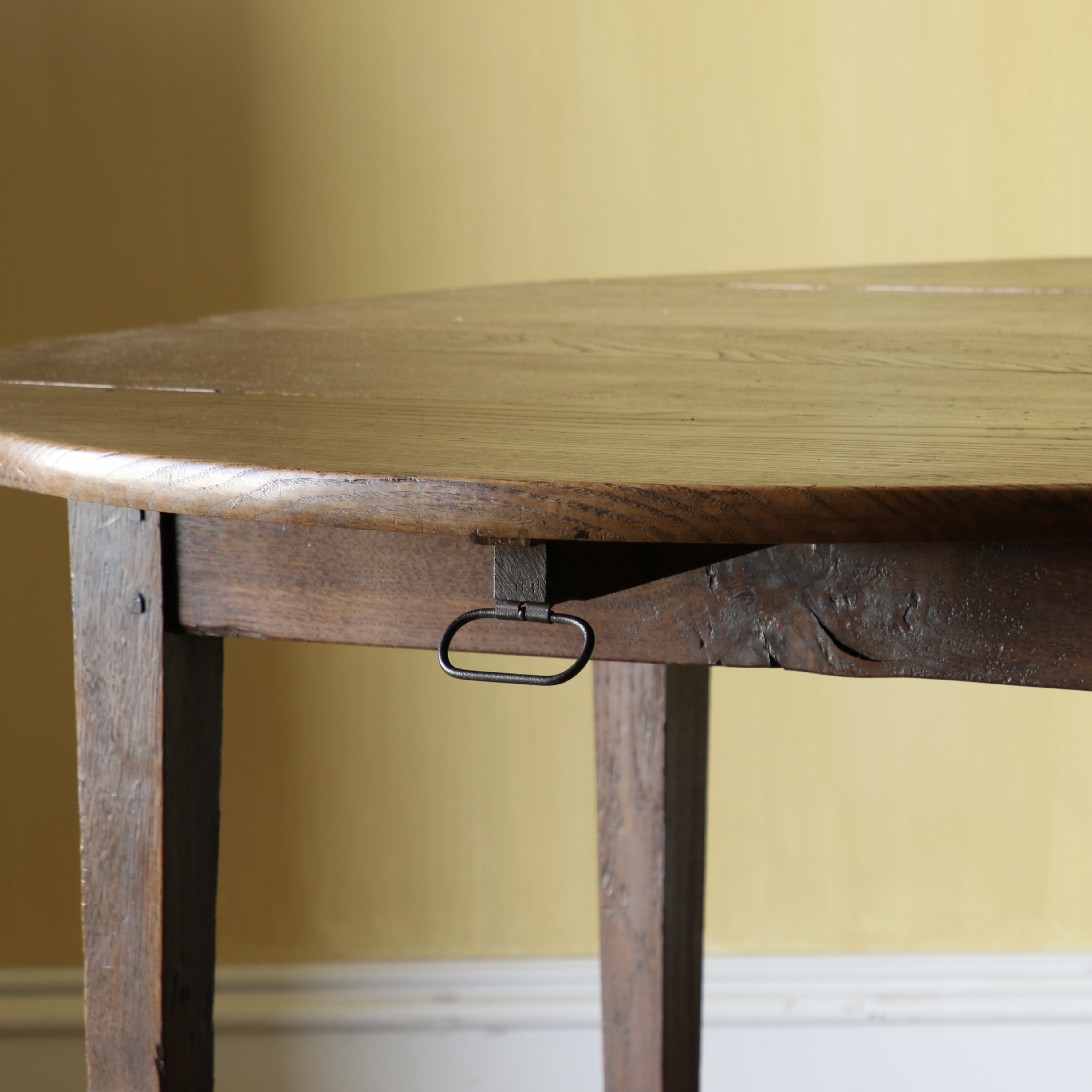 Drop Side Dining Table