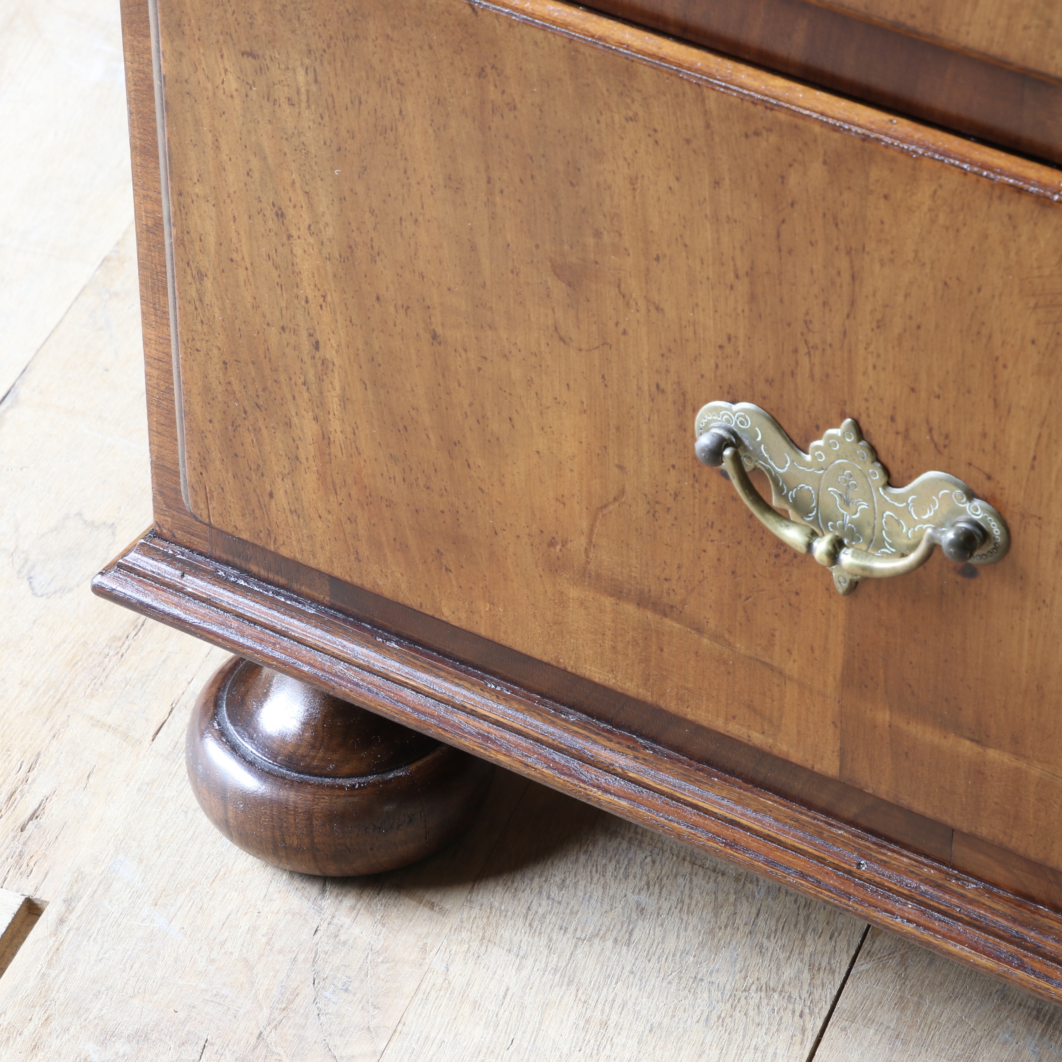 Georgian Chest of Drawers