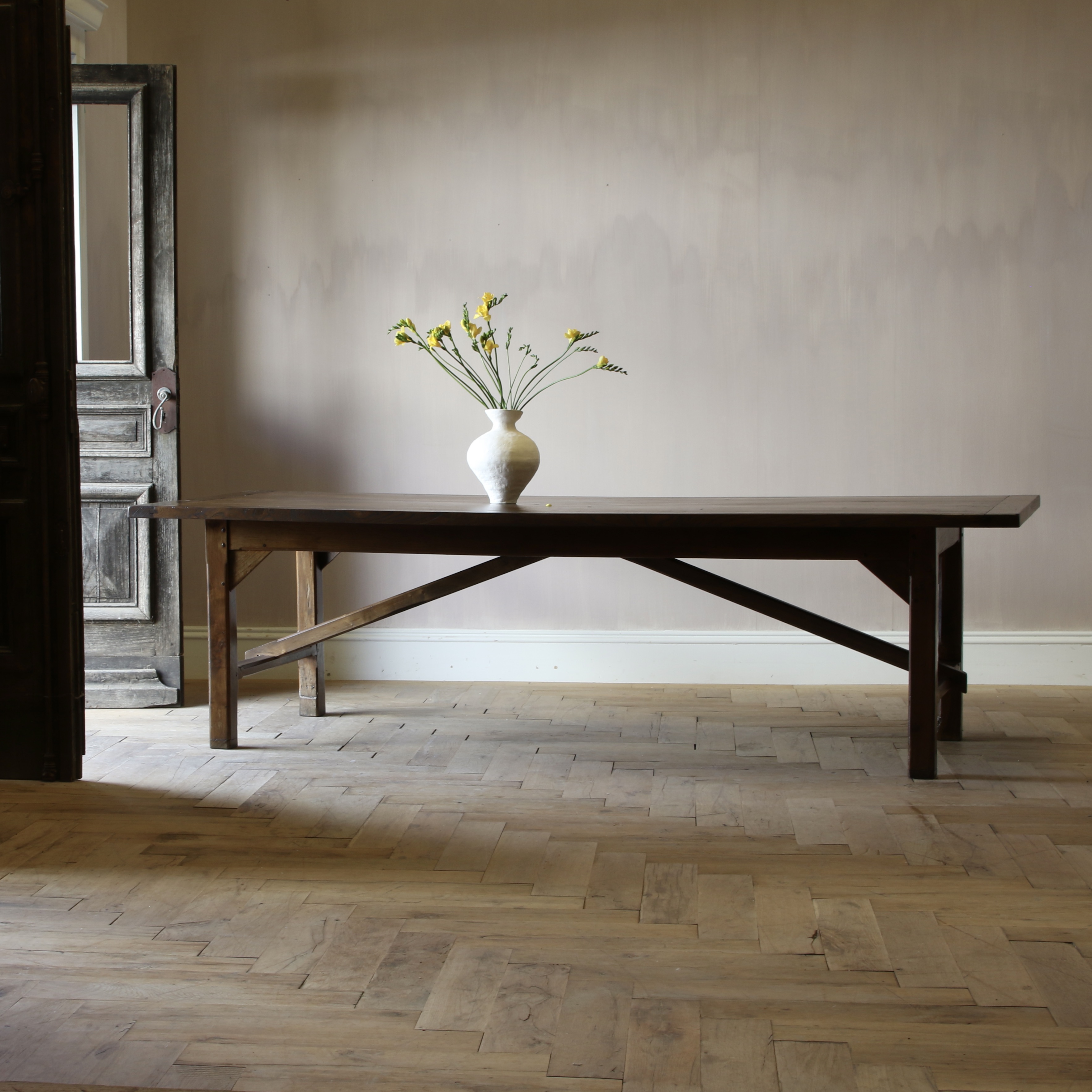 Avignon Dining Table