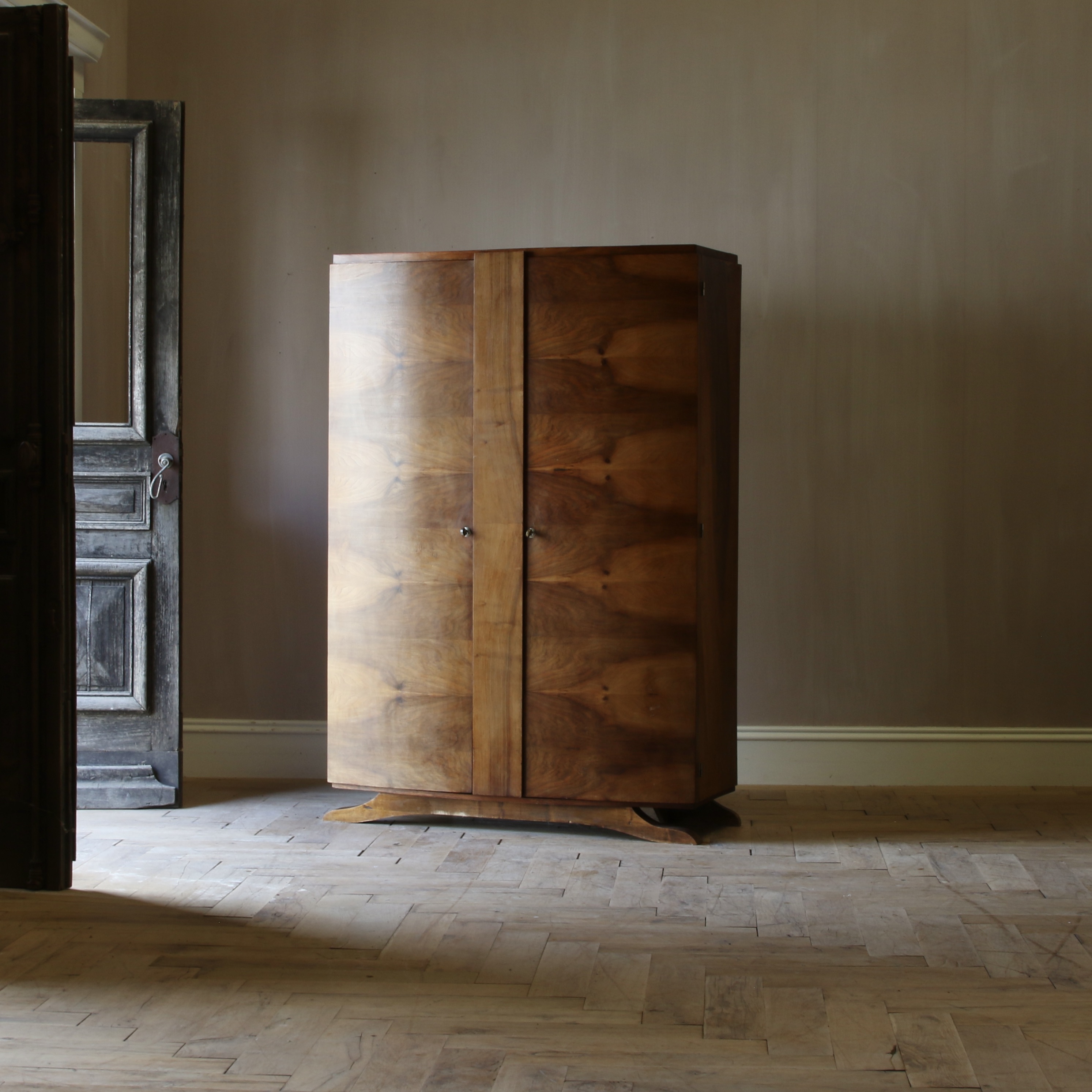 148-01 - French Art Deco Robe