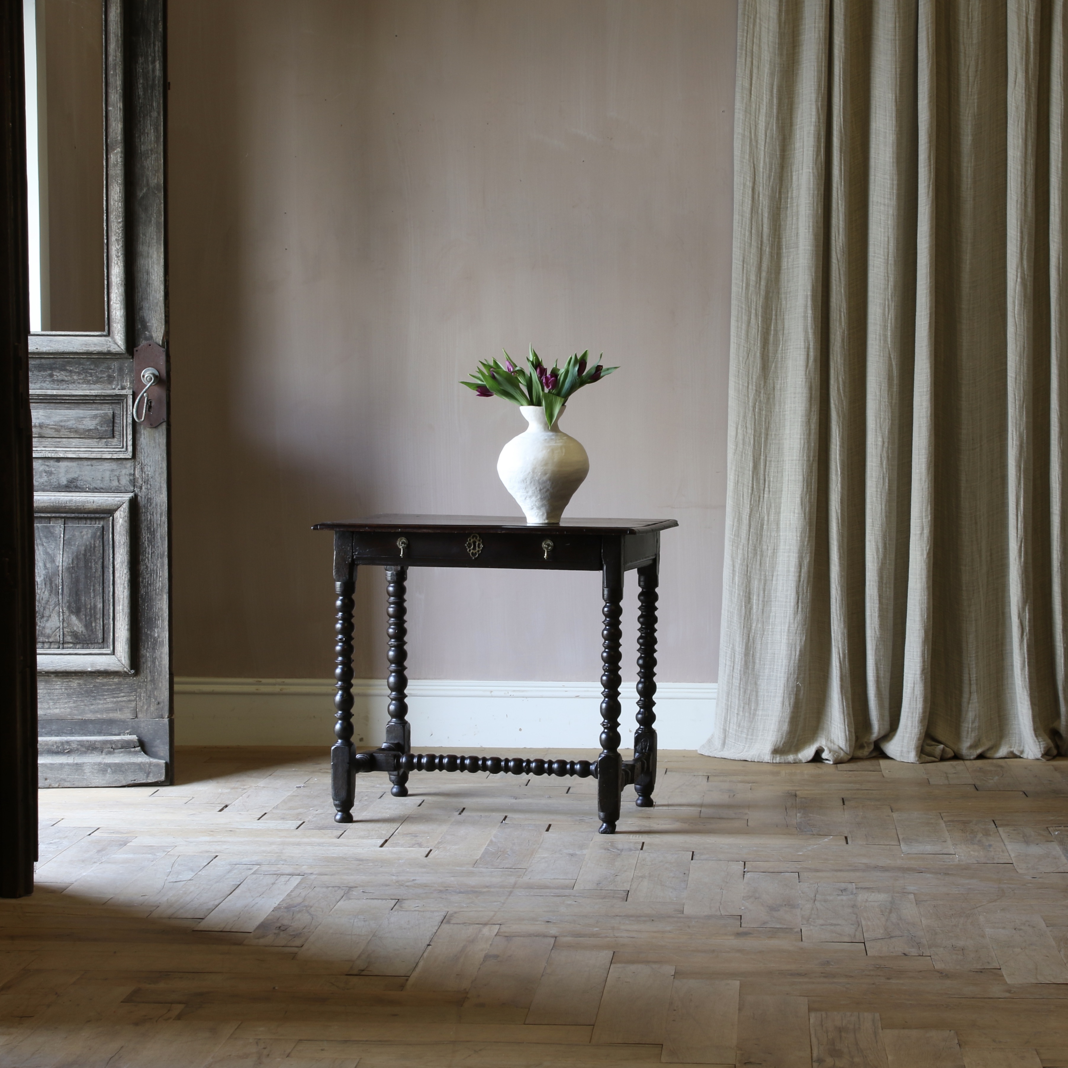 150-29 - Bobbin Leg Side Table