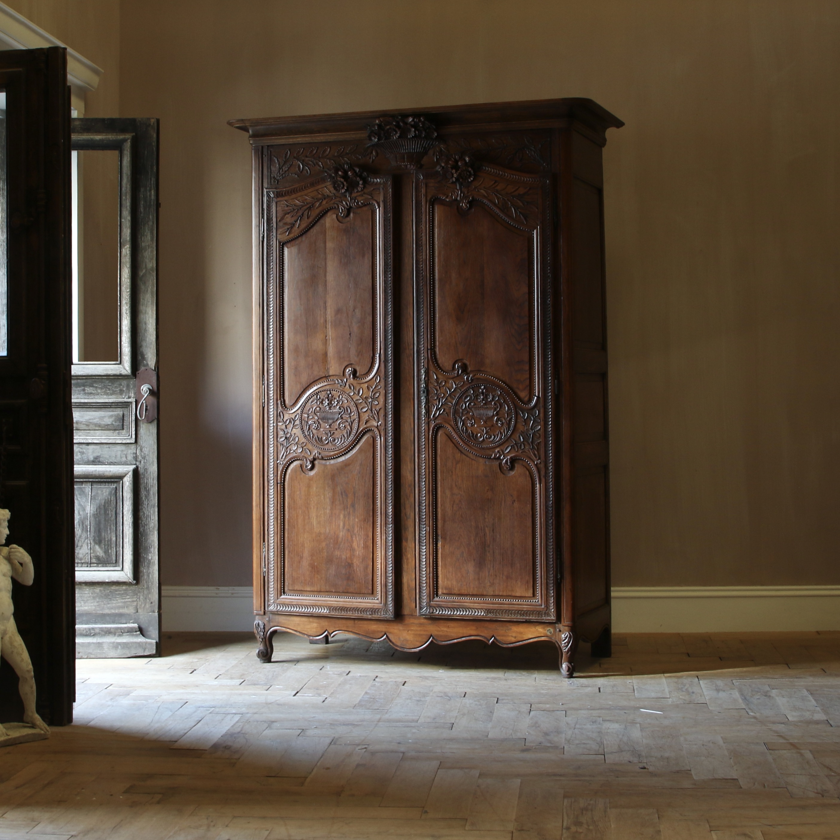 150-83 - Louis XIV Armoire