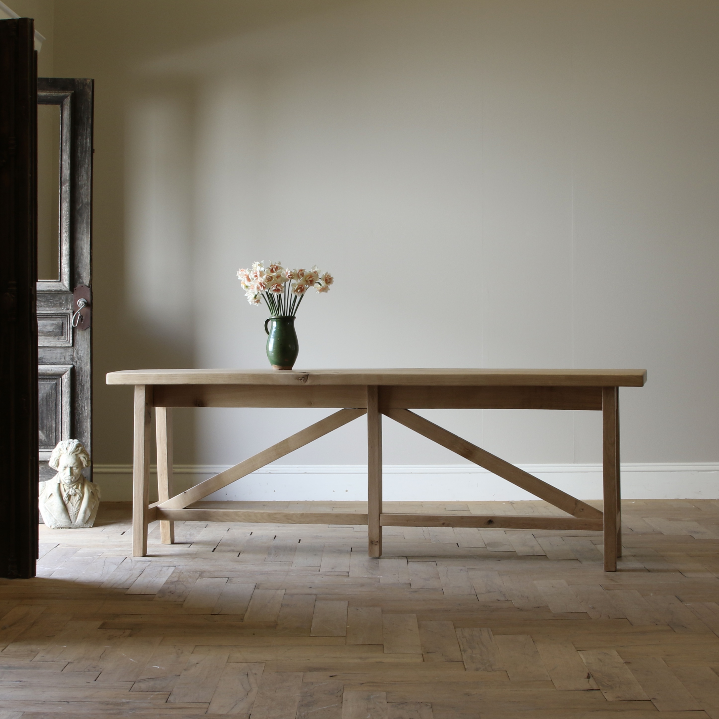 151-67 - The Avignon Side Table // JS Editions