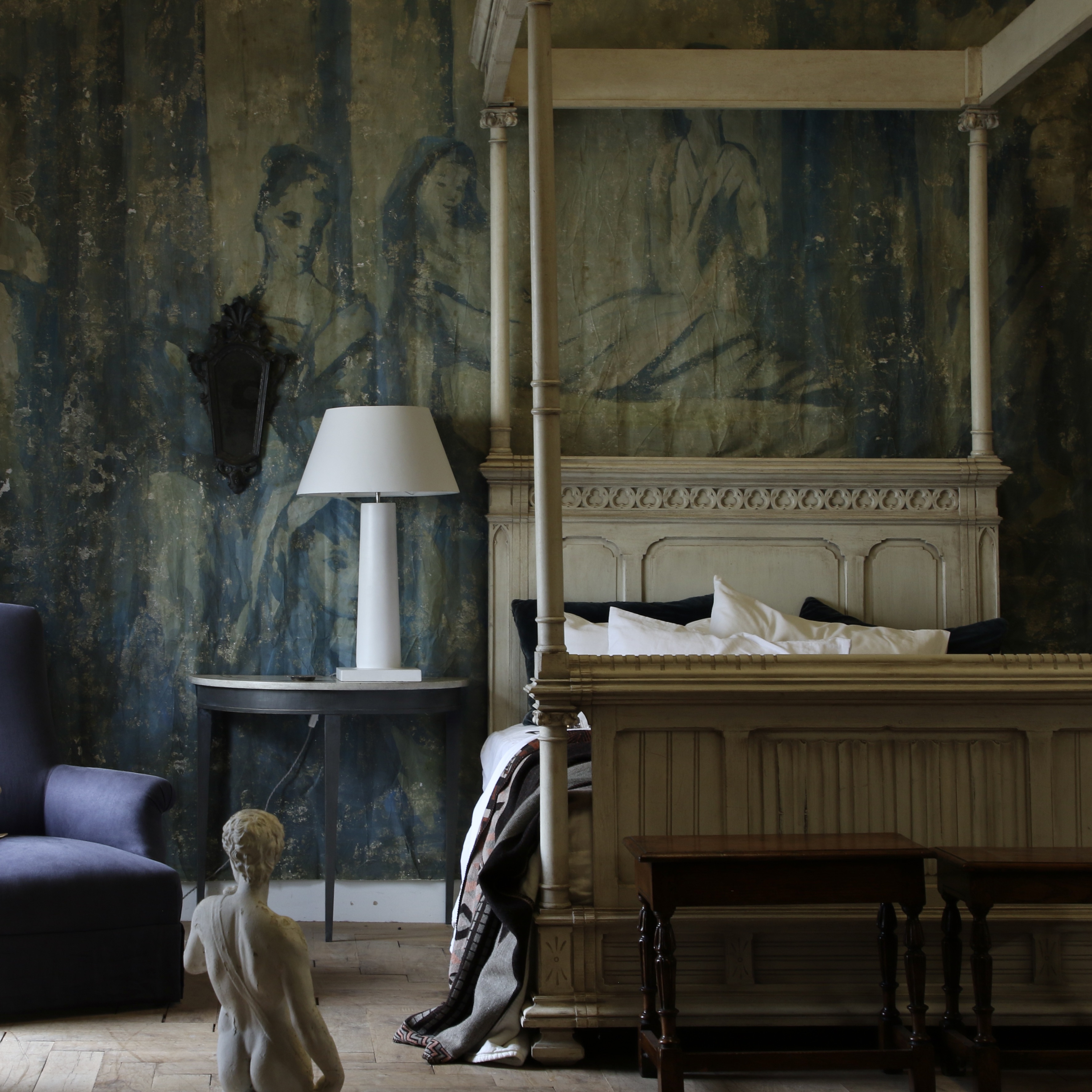 151-95 - Jacobean Four-Poster Bed // Queen