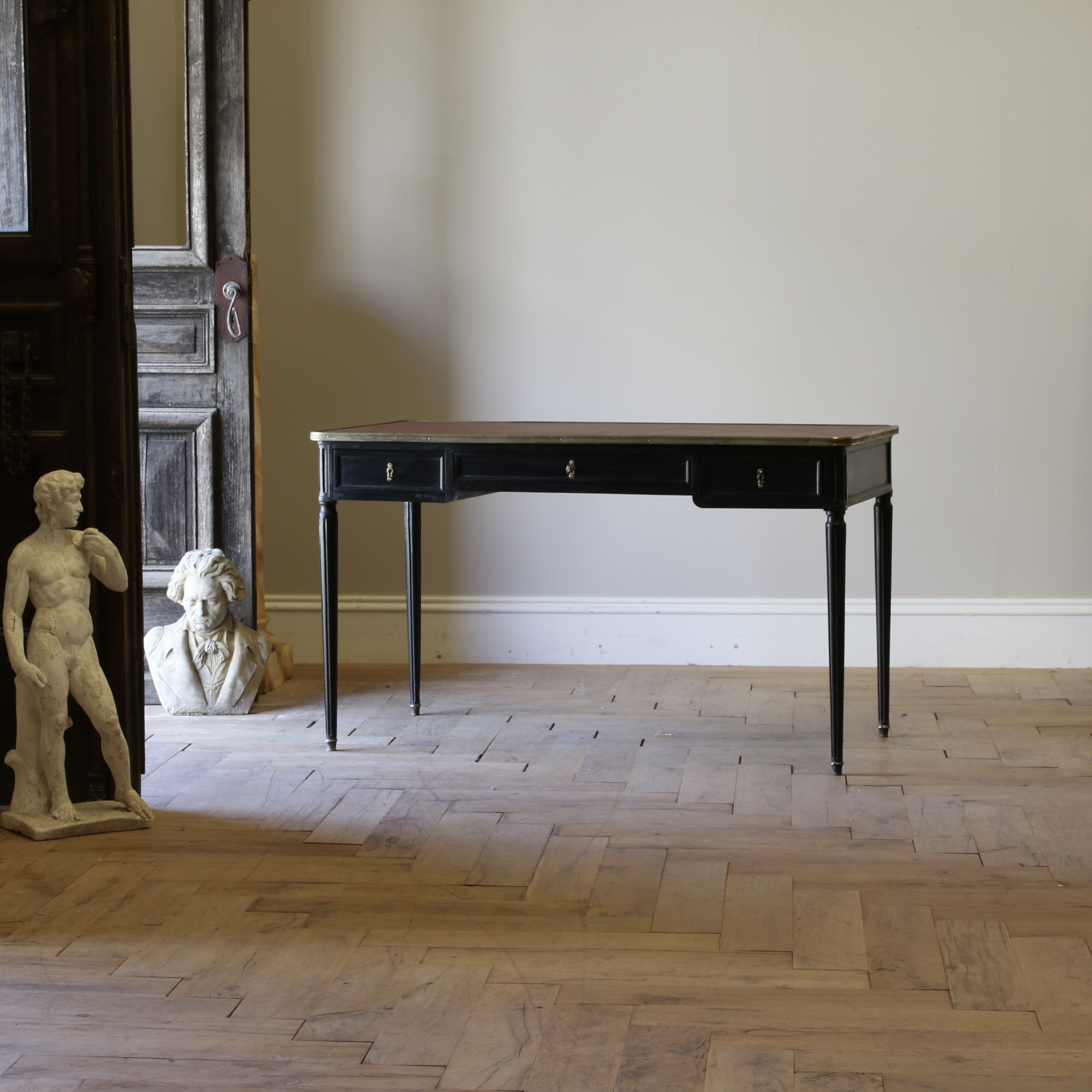 152-37 - Louis XVI Bureau Plat