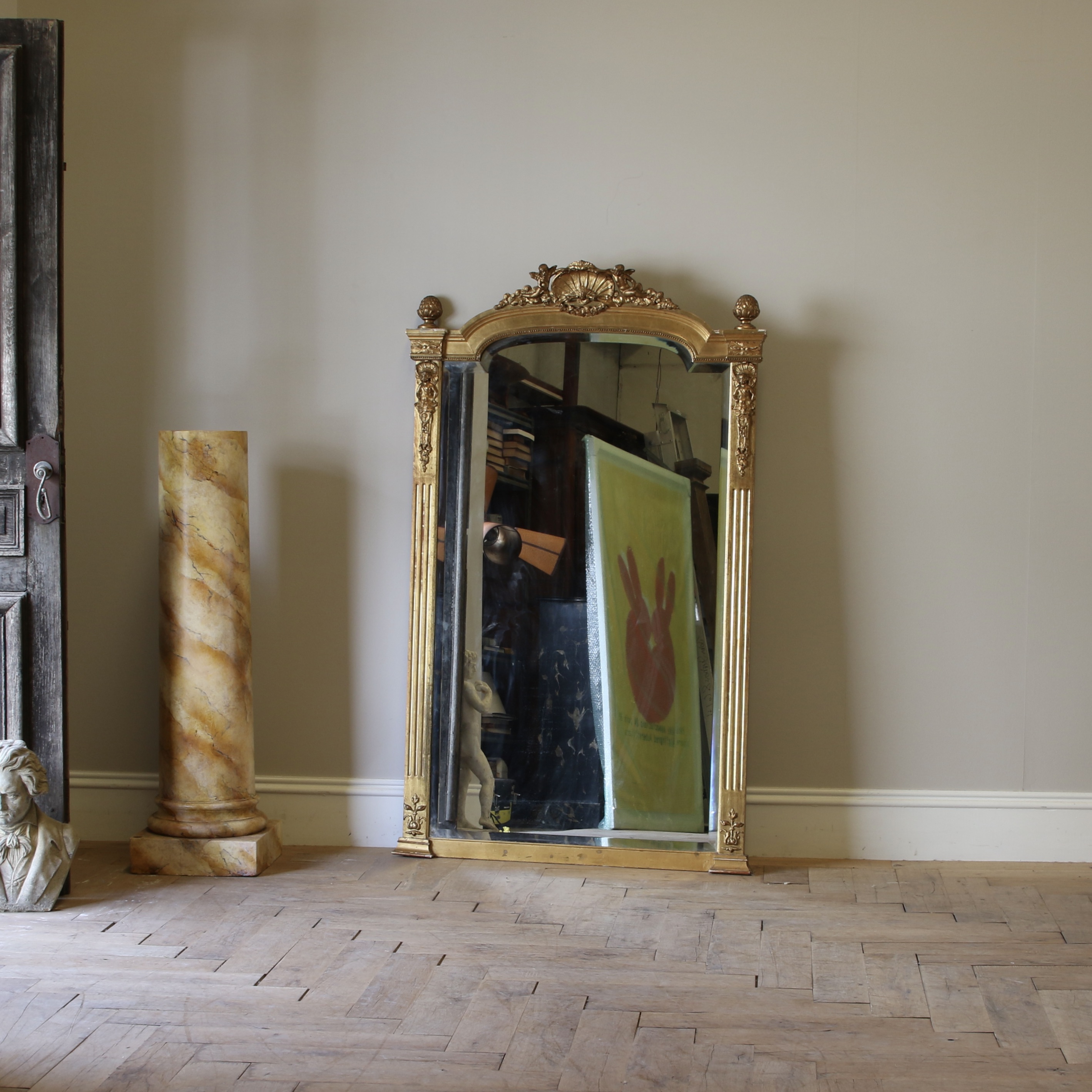 152-61 - French Crested Mirror