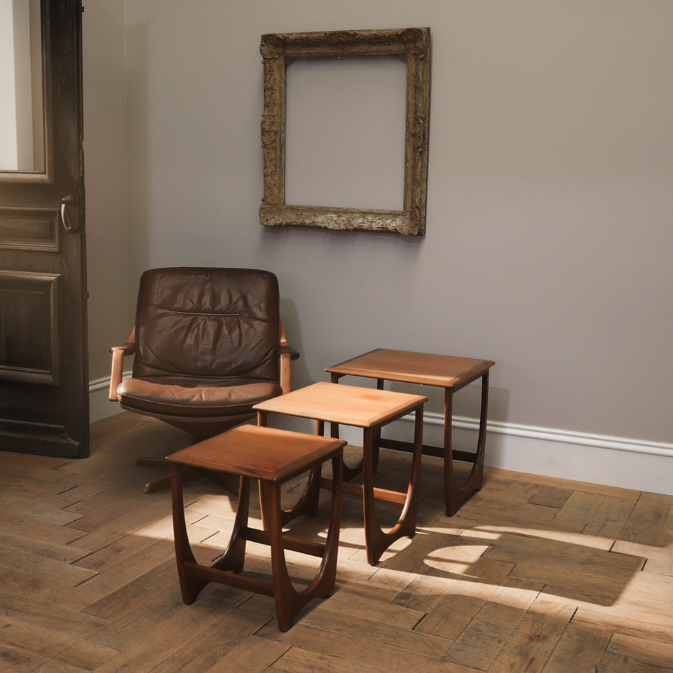 152-85 - Nest of Mid-Century Tables