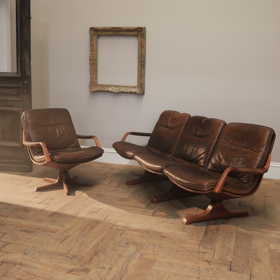 152-88 - Mid-Century 3-Seater Couch and Chair