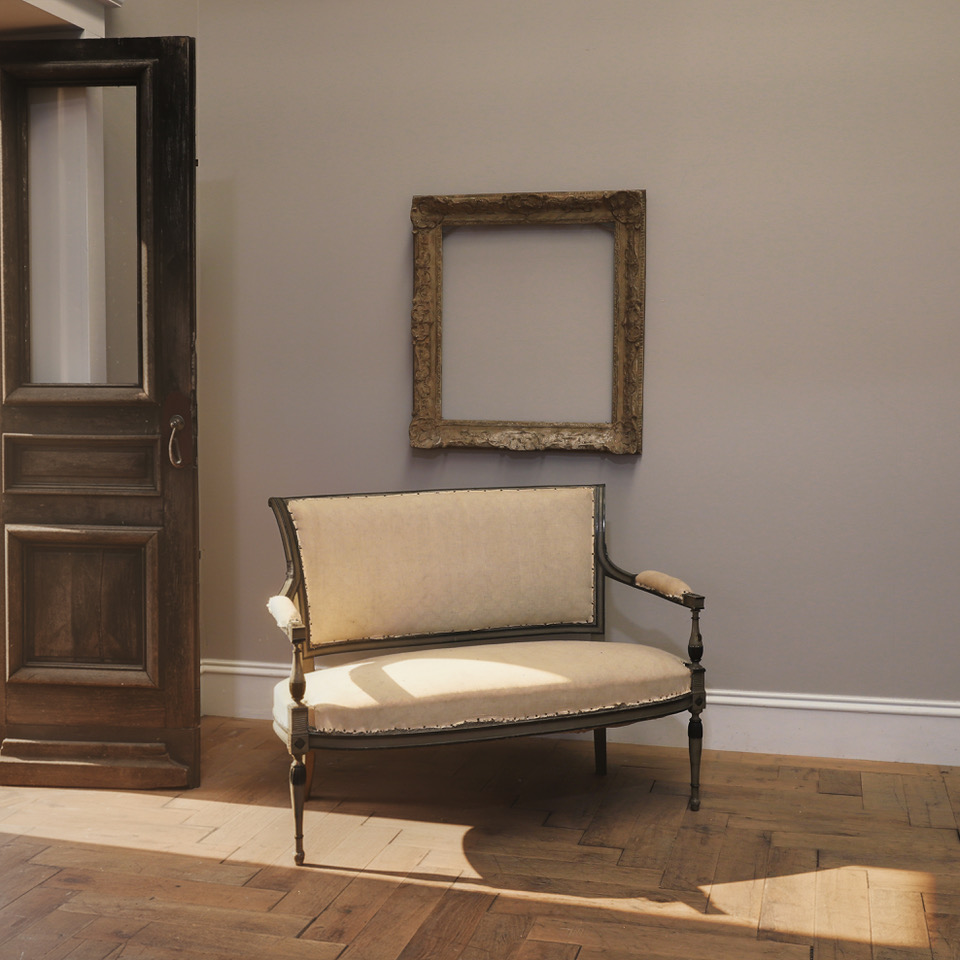 152-73 - Directoire Settee