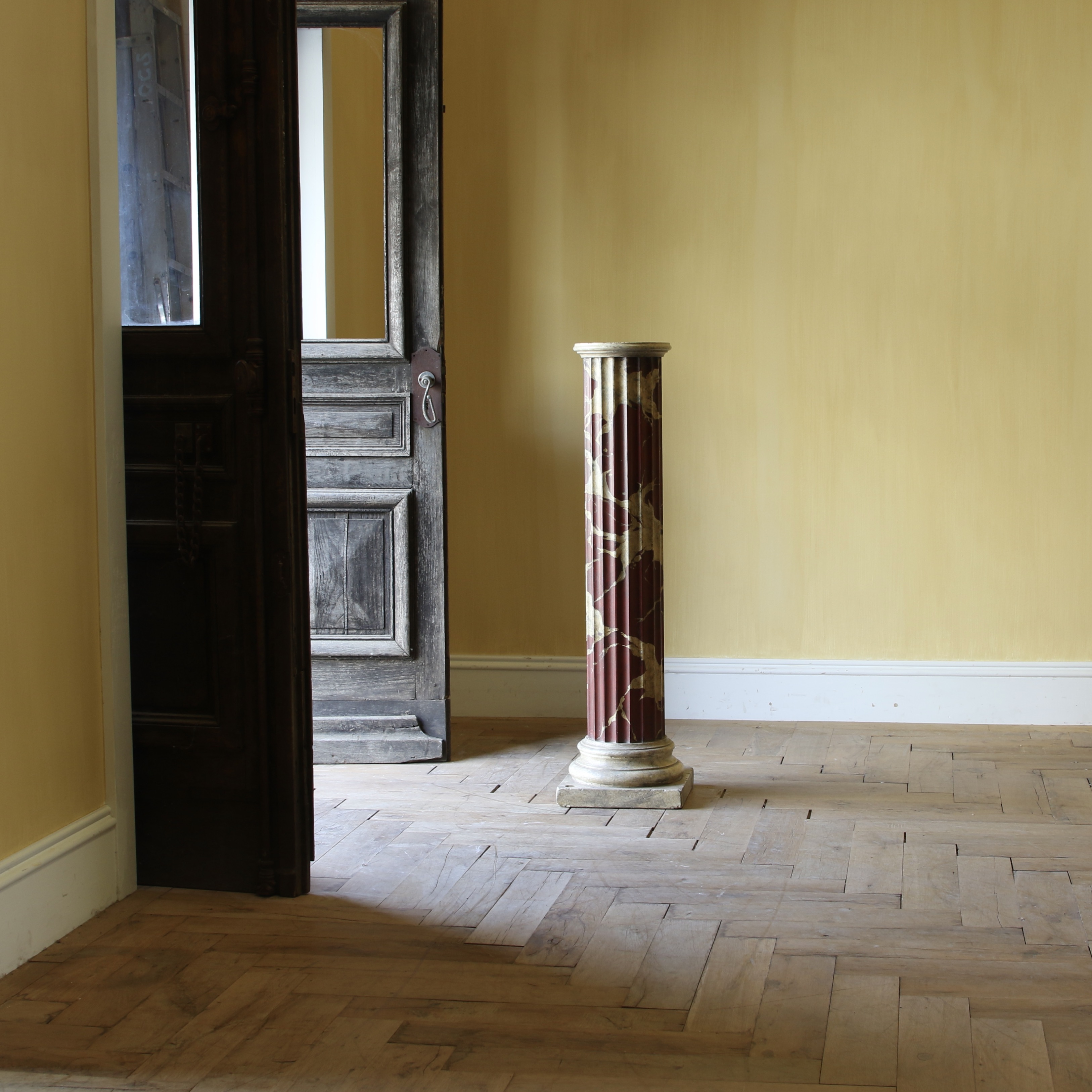 153-82 - Fluted Column