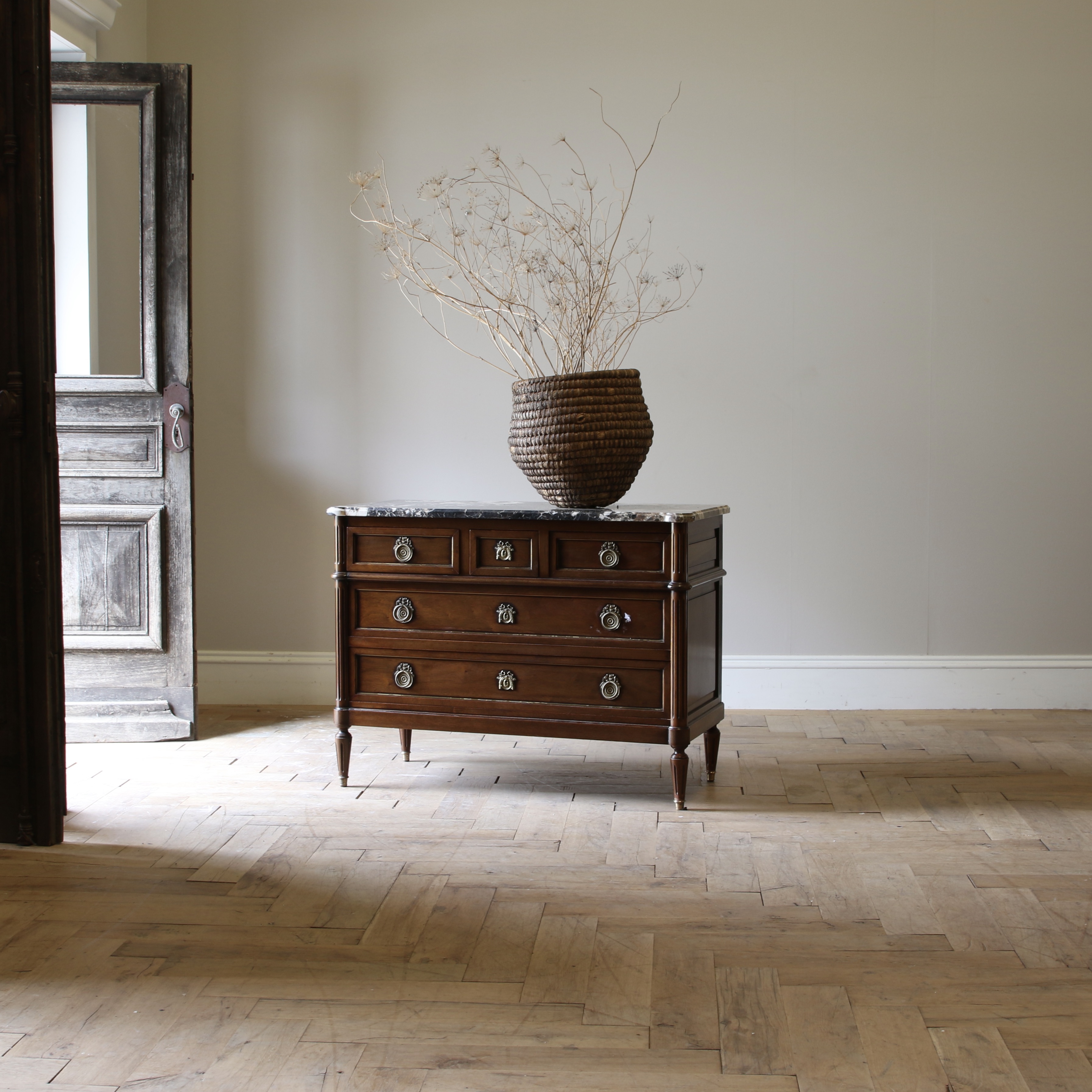 153-01 - Louis XVI Commode