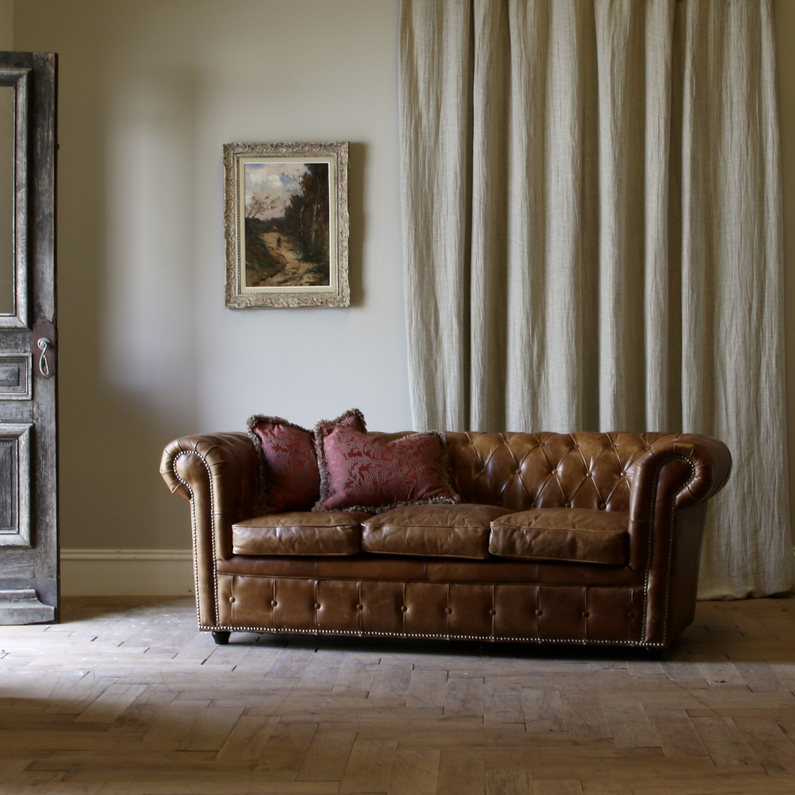 153-15 - Comfortable French Chesterfield