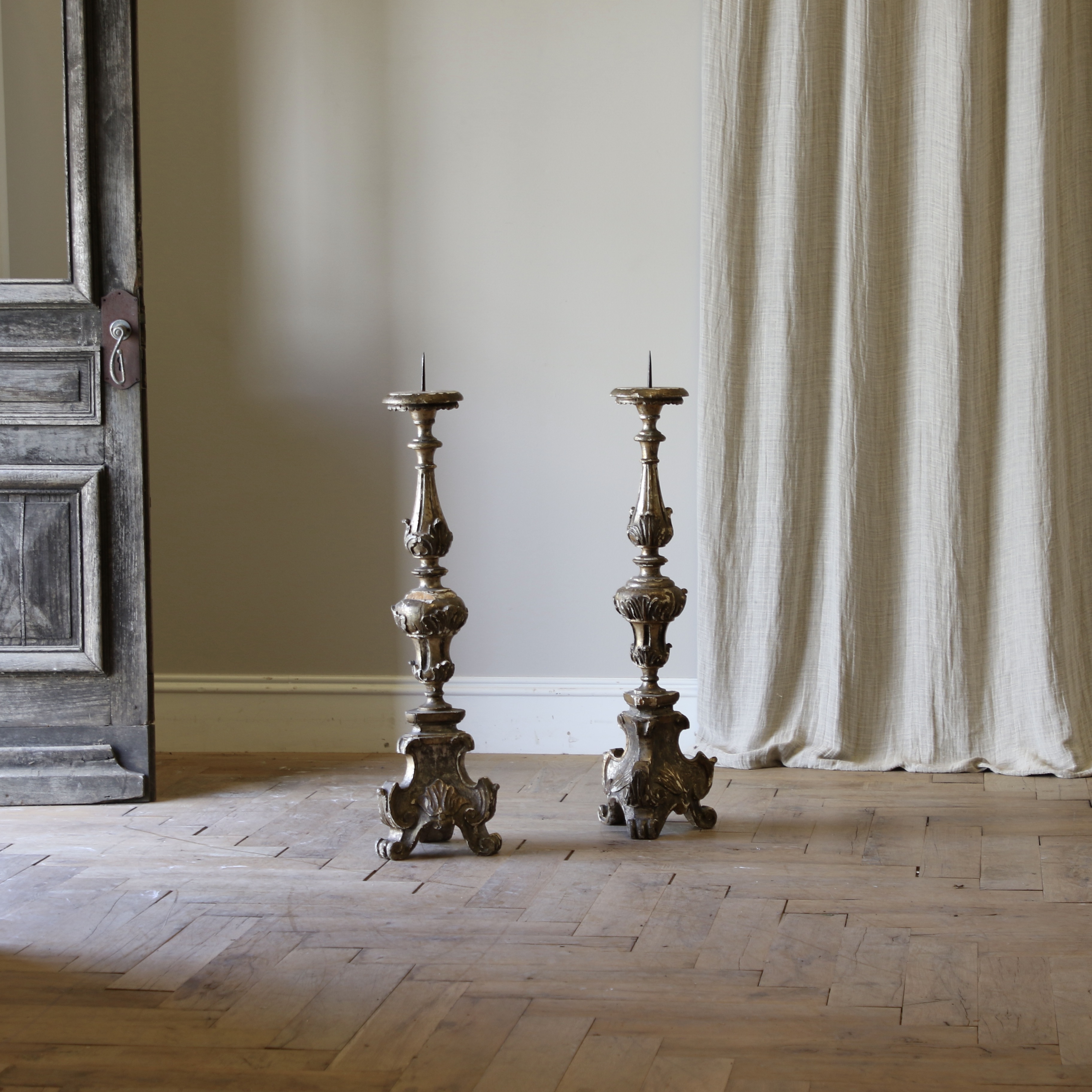 153-35 - Pair of Rococo Candlesticks