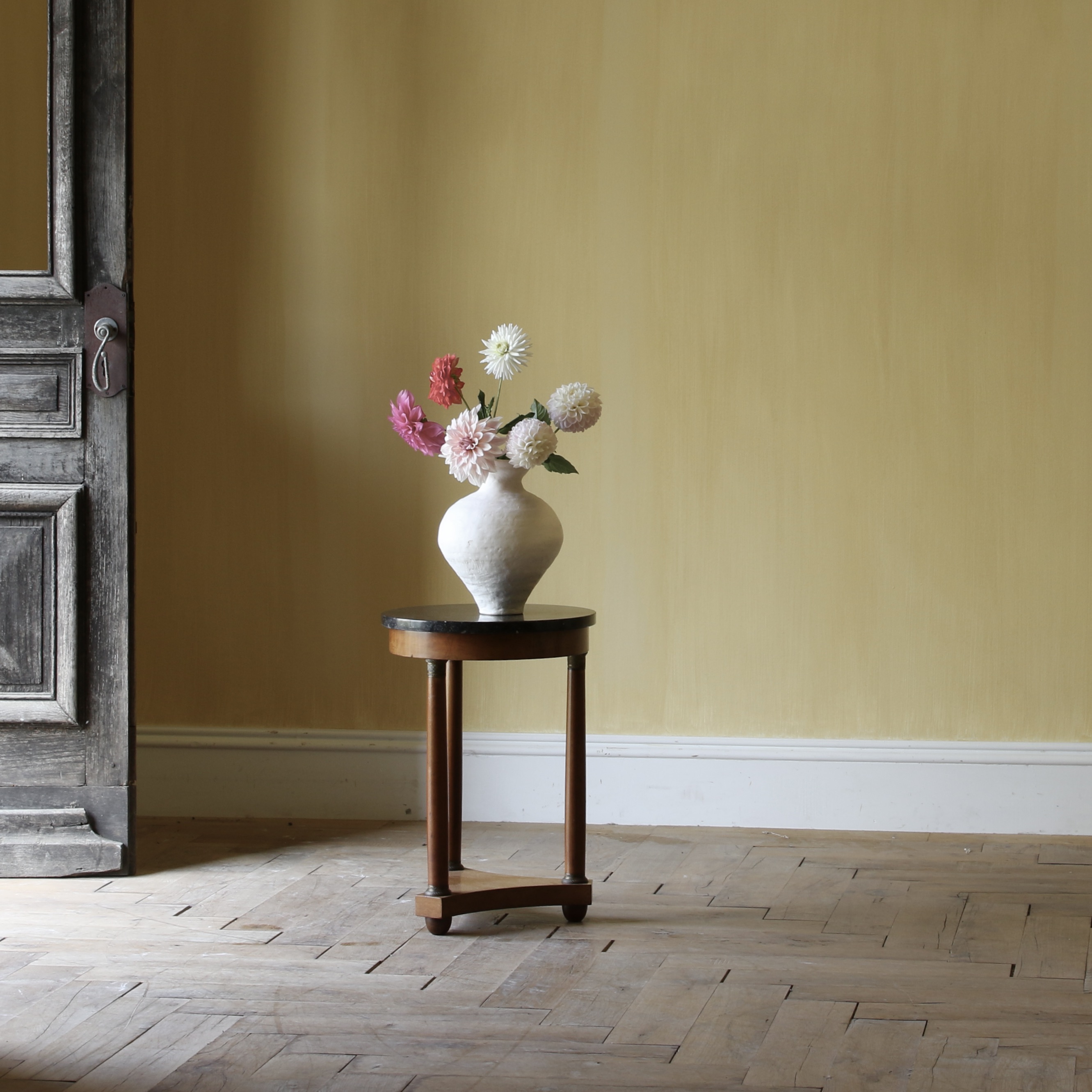 153-60 - Small Empire Table