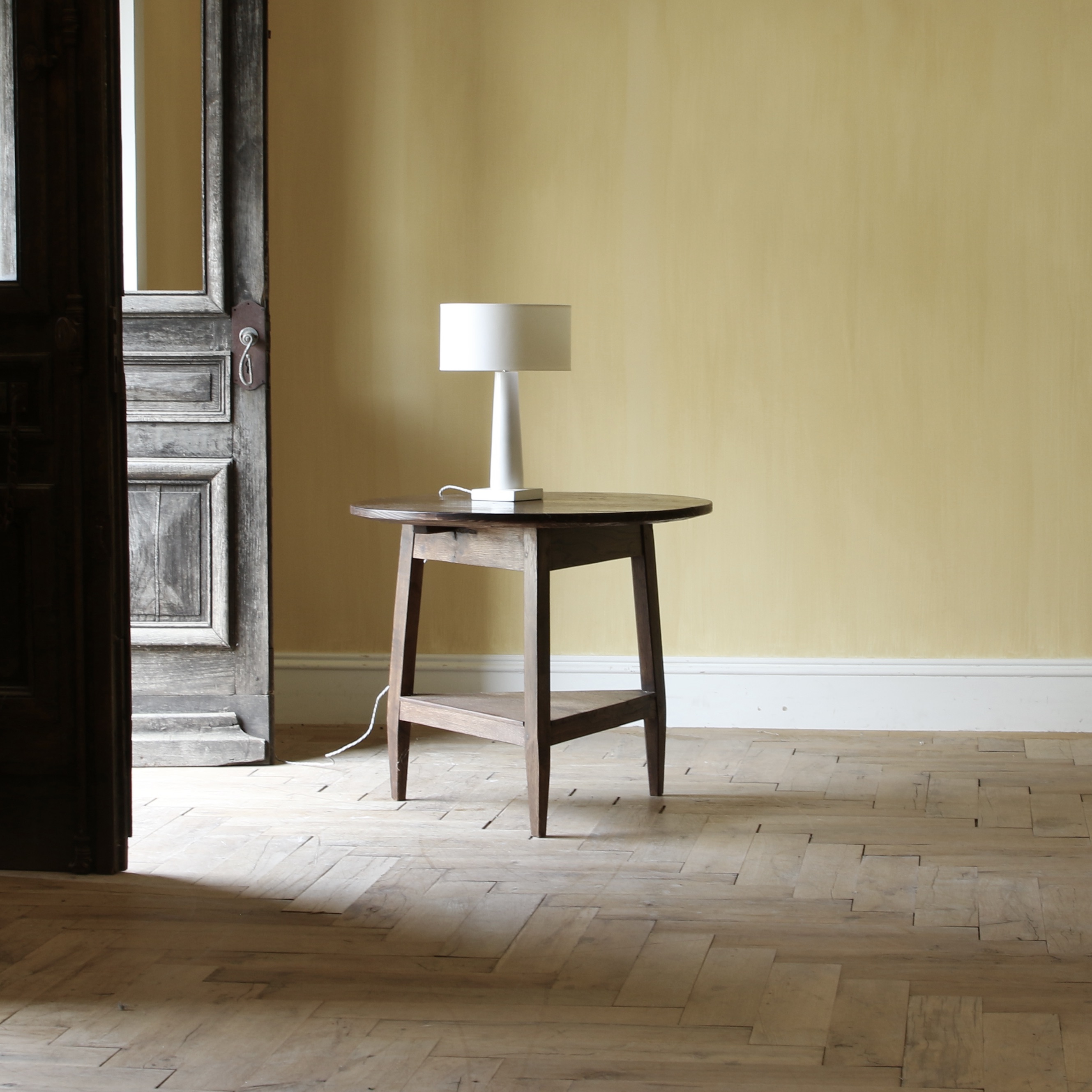 153-65 - Cricket Table