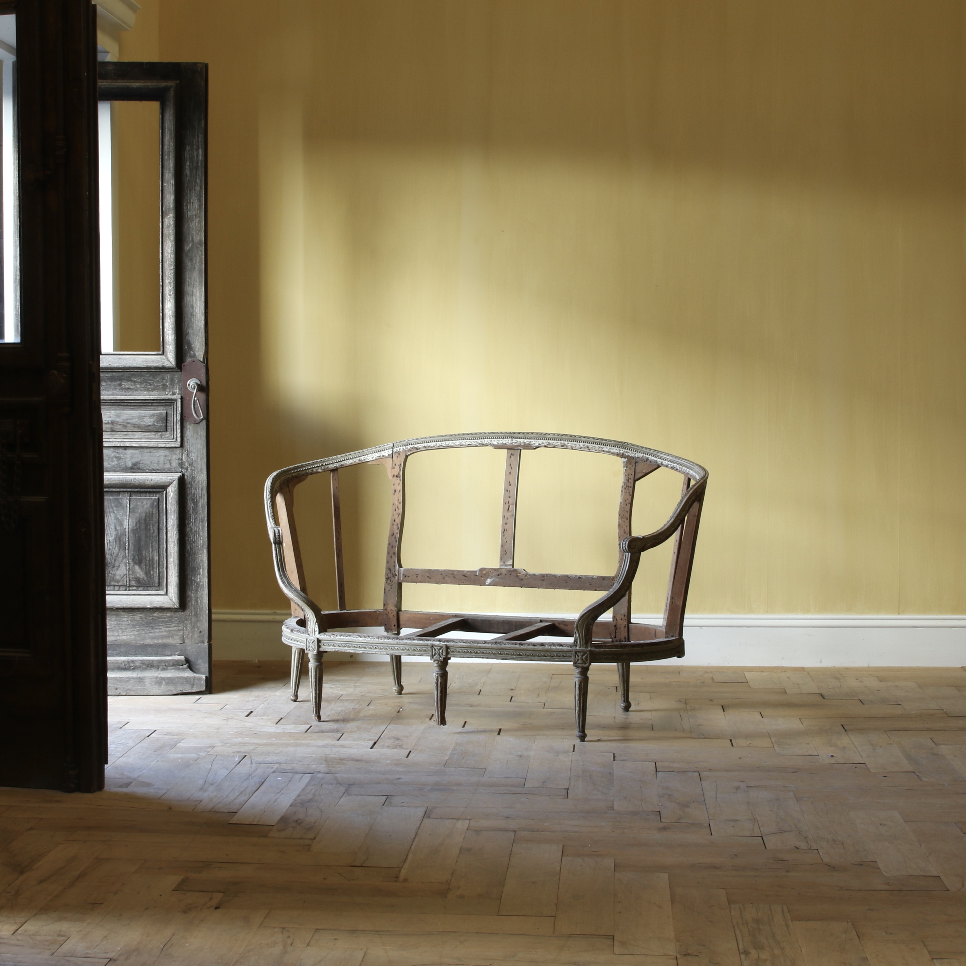 154-56 - Swedish Couch